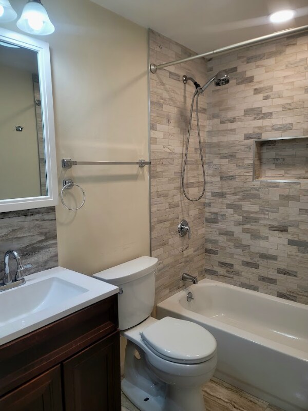 Photo - 3914 Clark St Unit B