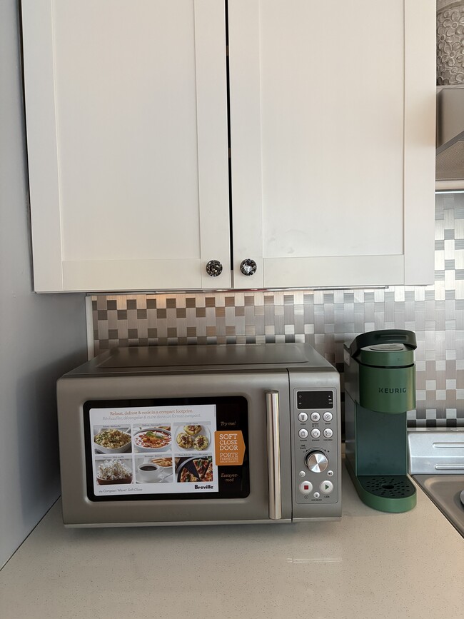 Brand New Microwave - 454 Racine Dr Unit 104A