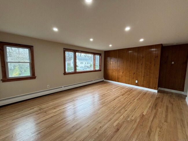 Photo - 123 Platt St