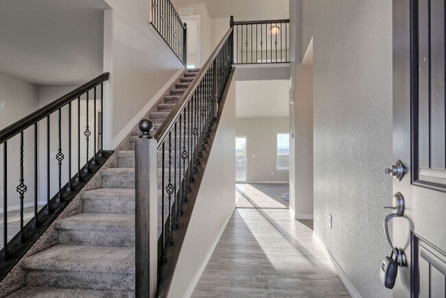 Photo - 3 Bedroom 2 1/2 Bath in Northwest Loveland