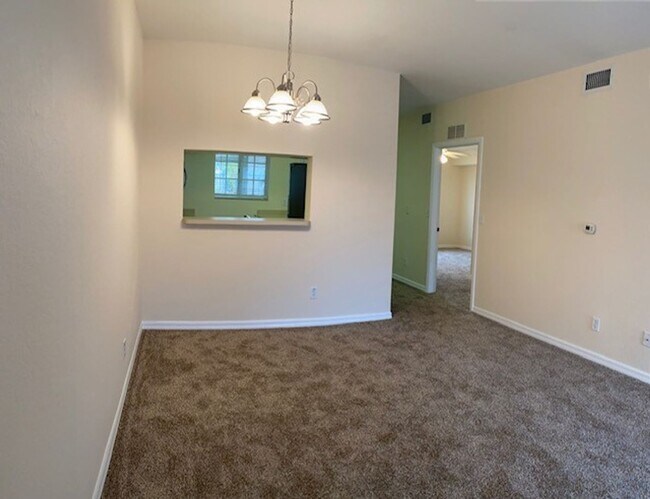 Ground Floor  2/2 Condo off Six Mile Cypress