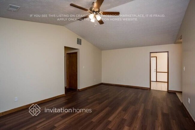 Photo - 608 Windsor Dr SE