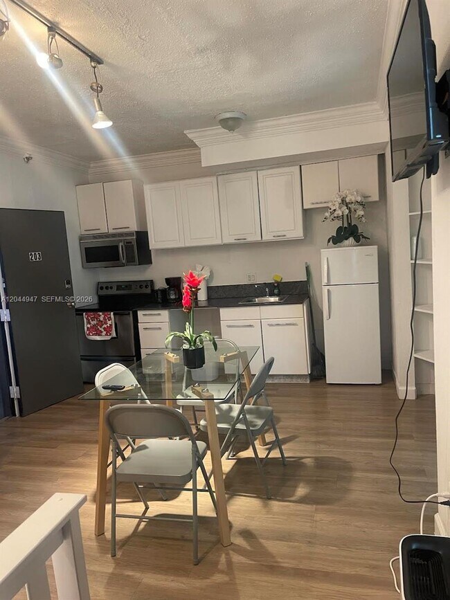 Photo - 3025 Indian Creek Dr Unit 203