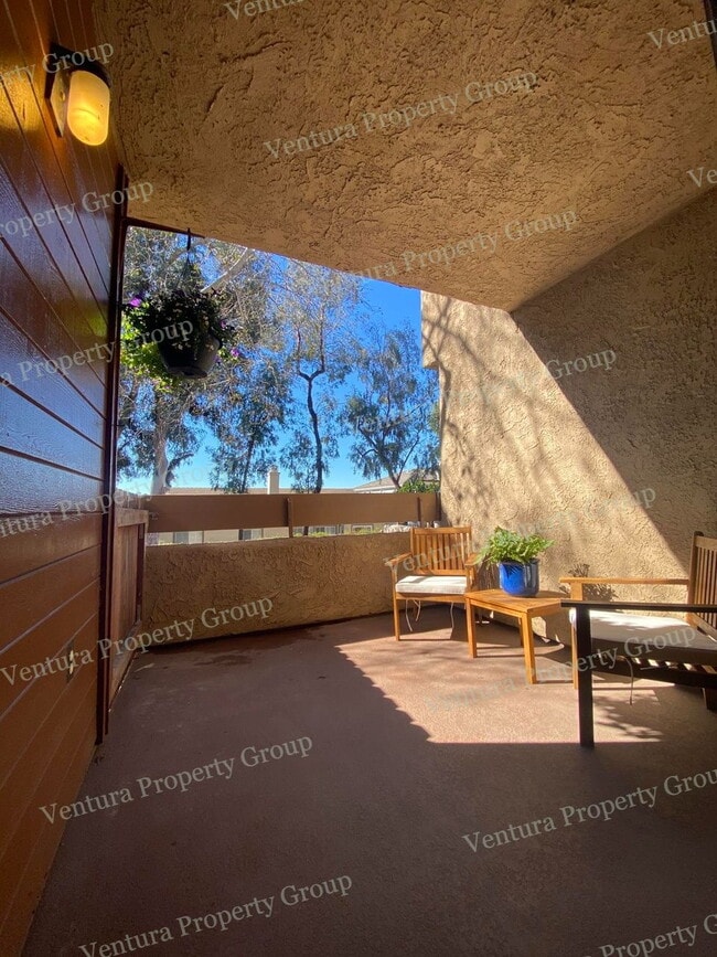 Photo - "COMING SOON - Spacious 2-Bed Townhouse in Ventura's Heart!" Unidad #24
