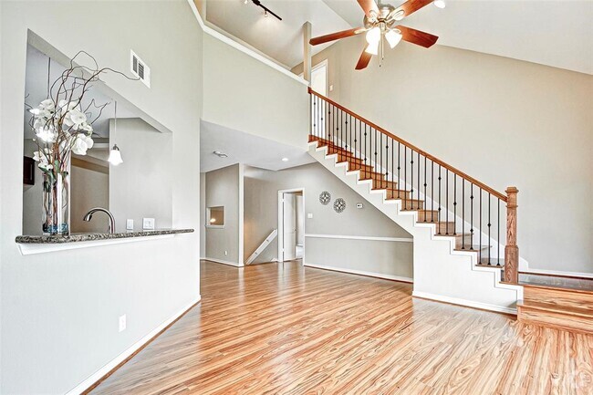 Building Photo - 4144 Greystone Way Unit 804 Rental