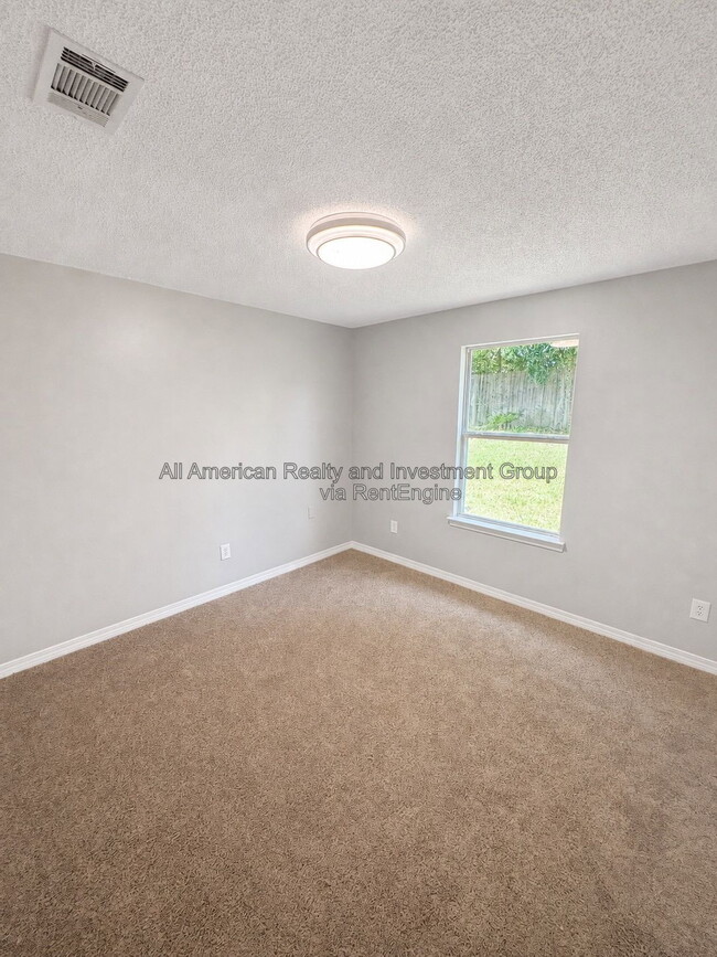 Photo - 216 Lustan Dr
