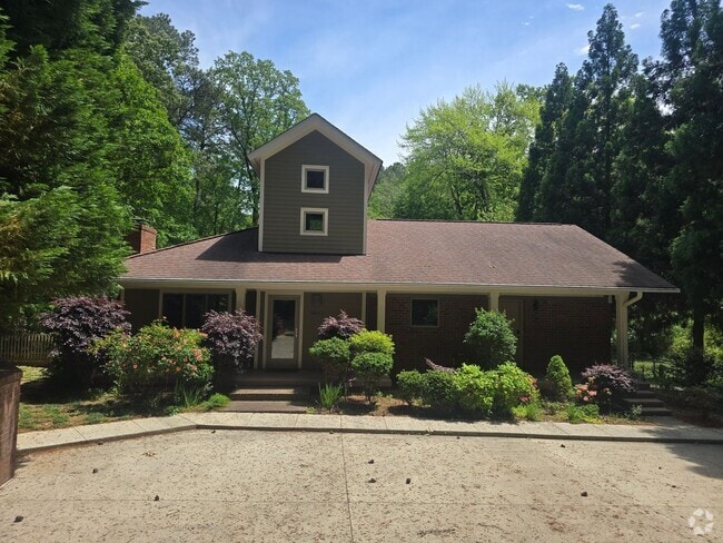 Building Photo - Design and Uniquity Radiate in this Centra... Rental
