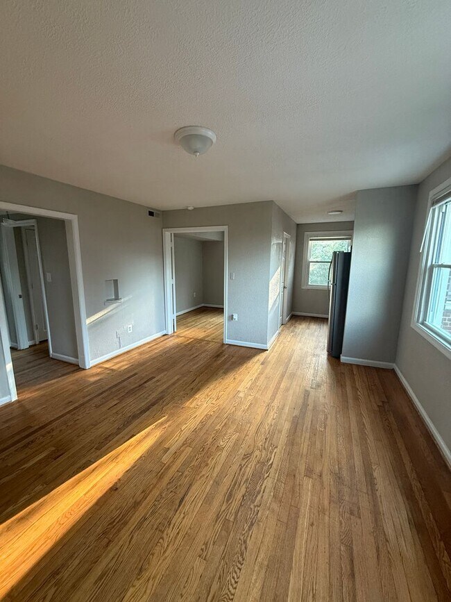451 Burbank St SE Unit 4