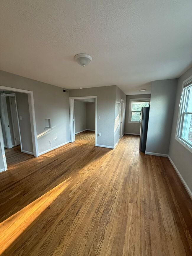 Photo - 451 Burbank St SE Unit 4