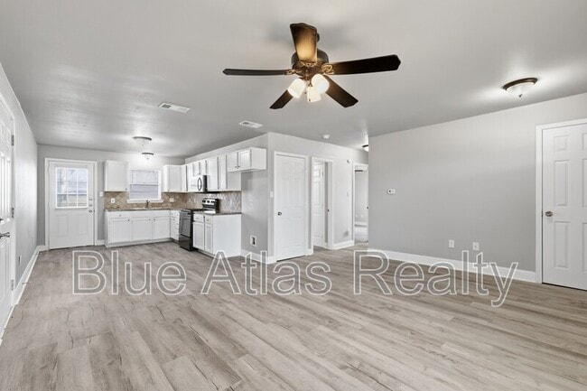 Photo - 909 E Vista Dr