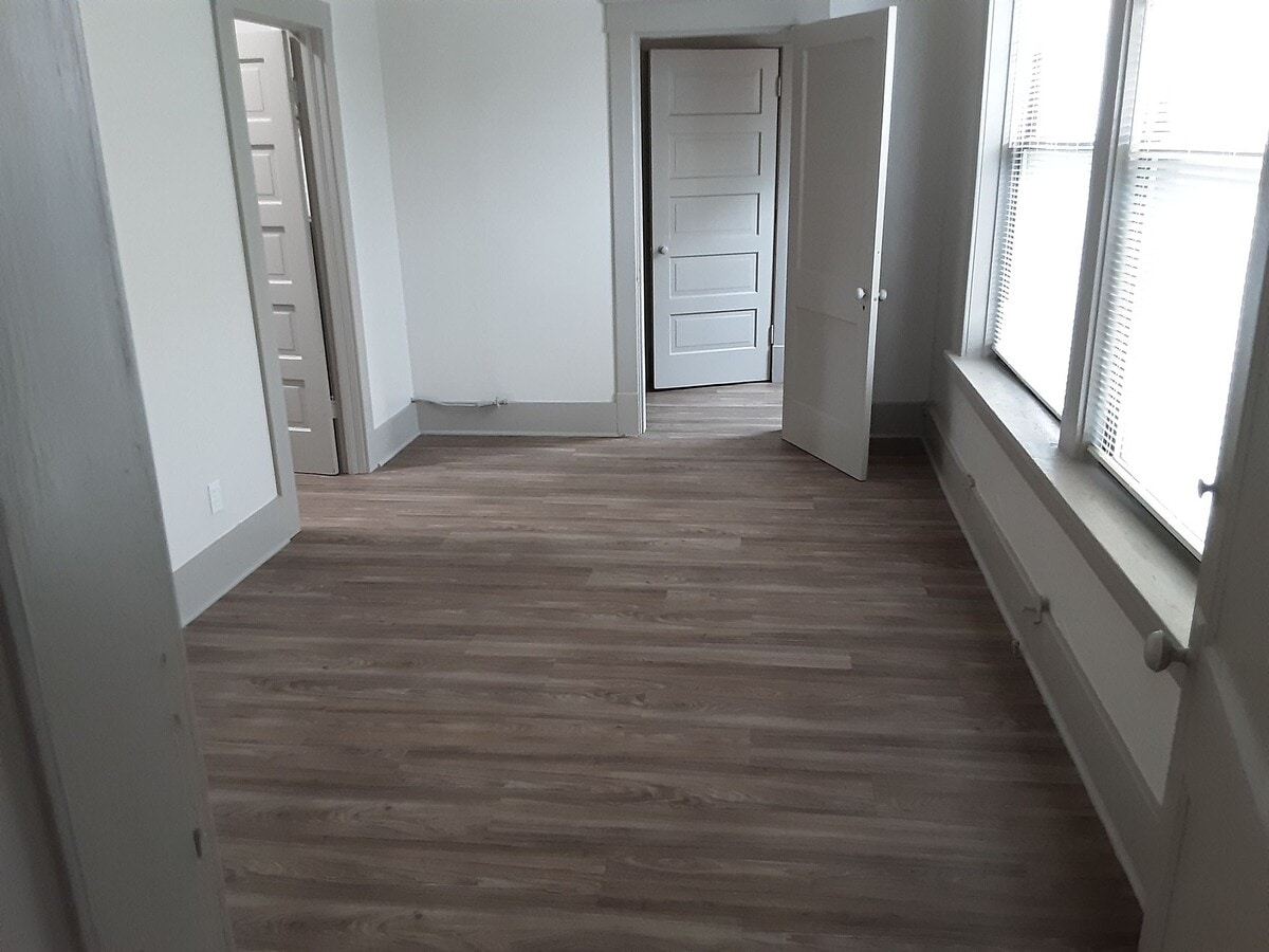 847 1/2 Massachusetts - 847 1/2 Massachusetts