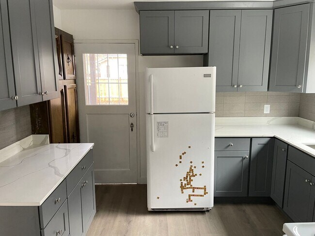 Photo - Nice 5-bed, 3-bath, 1-office room house in...