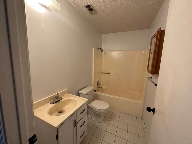 Photo - Come take a look at this 2-bedroom 2-bathroom home.