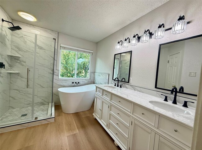 Building Photo - 1502 Woodstone S Rental