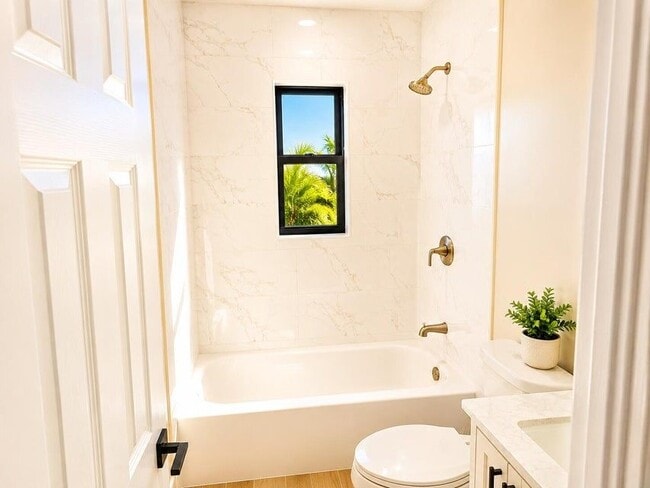 Photo - 607 SW 10th St