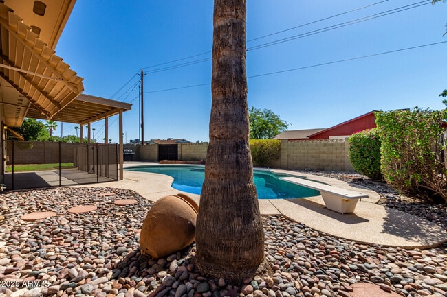 Photo - 3820 S Elm St