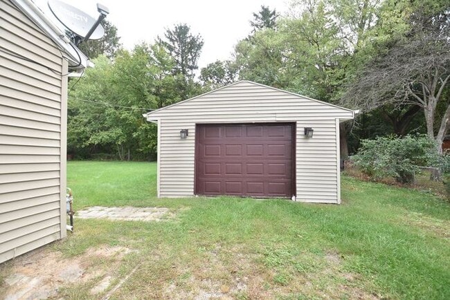 Photo - Elkhart North West- 3 bedroom ranch with d...