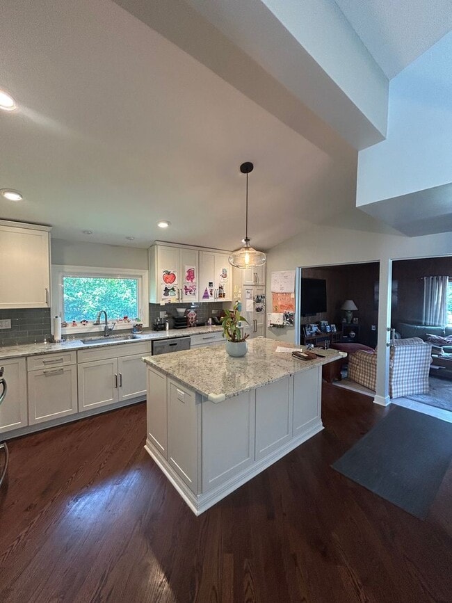 2924 Virginia Ln