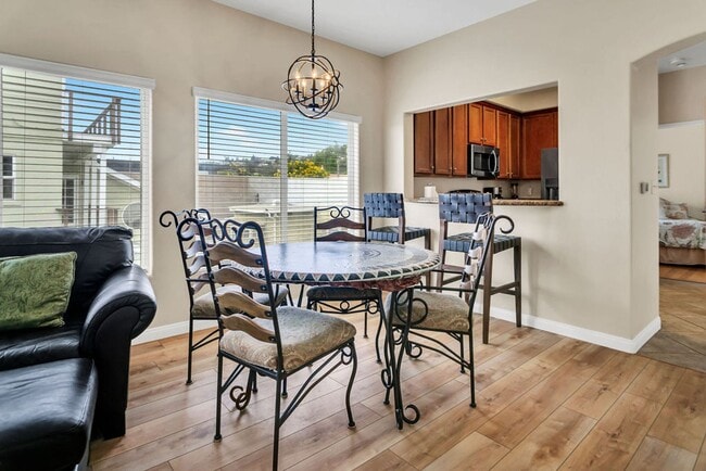 Photo - 366 Forward St Unit 1