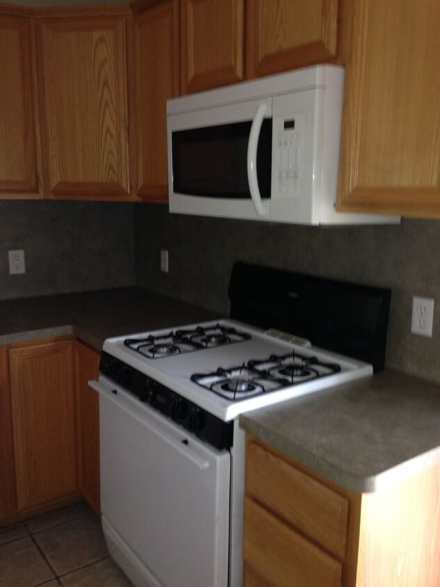 THREE BEDROOMS TWO BATHS, FENCED BACKYARD,... - THREE BEDROOMS TWO BATHS, FENCED BACKYARD,...