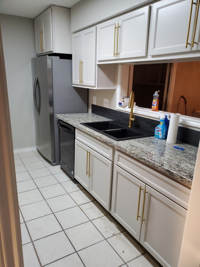 Building Photo - 106 N Troy Ave Unit 106A