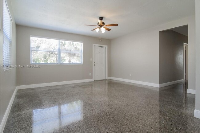 Photo - 800 N 64th Ave