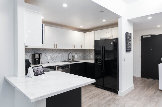 Photo - 88 King St Unit 108