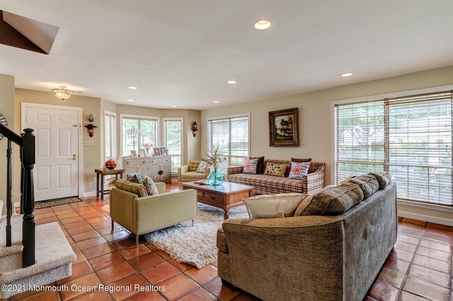 Photo - 226 Teasdale Pl