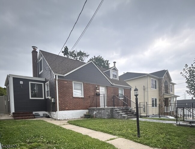 Building Photo - 174 Leonard Pl
