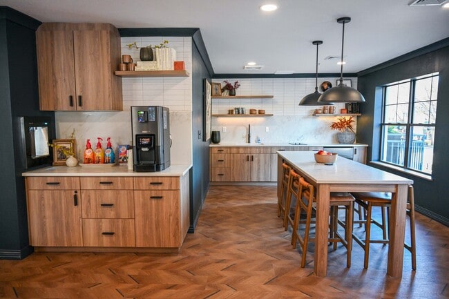 Salón del club - Library Hill Apartments