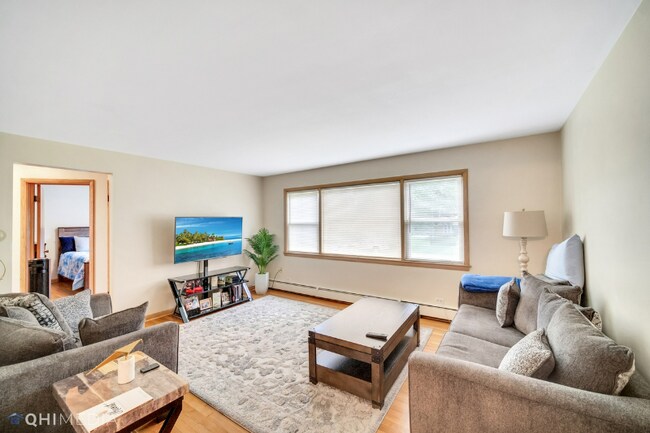 Photo - 3205 W 97th St Unidad 2W