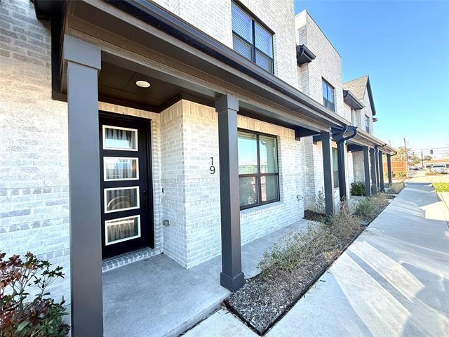 Building Photo - 12895 Red Hawk Dr