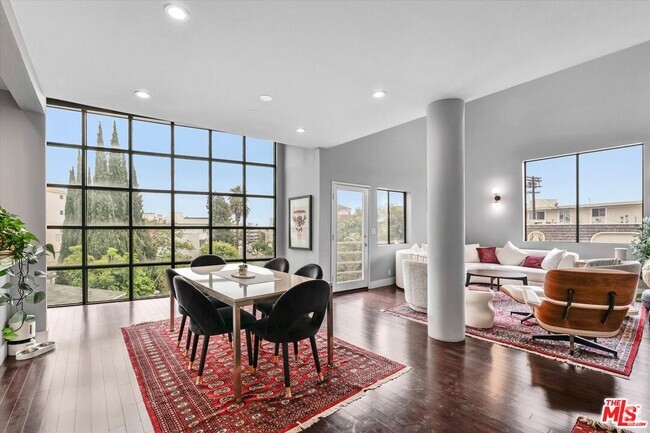 Building Photo - 1670 Malcolm Ave Unit 302 Rental