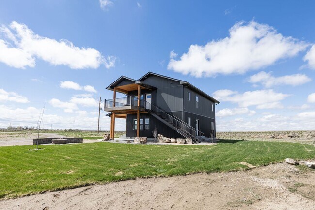 Photo - L2422OY Unit Downstairs