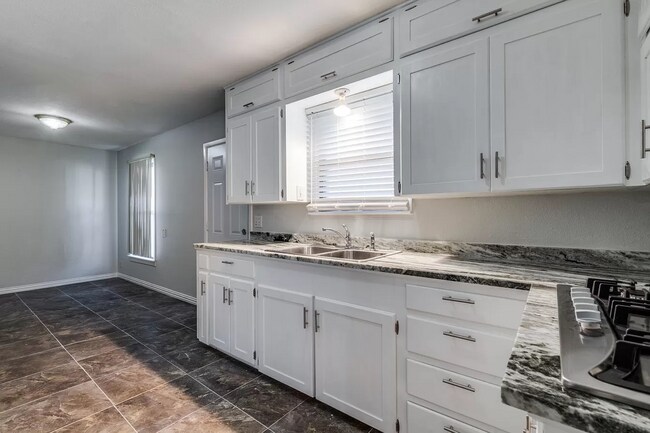 Photo - 1501 Ridgeview St