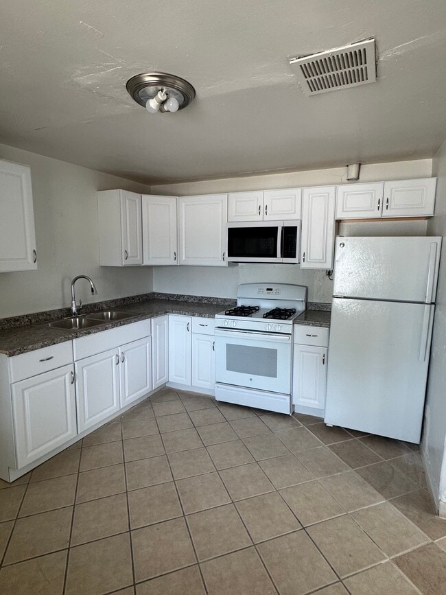 Photo - 5144 S 11th Ave