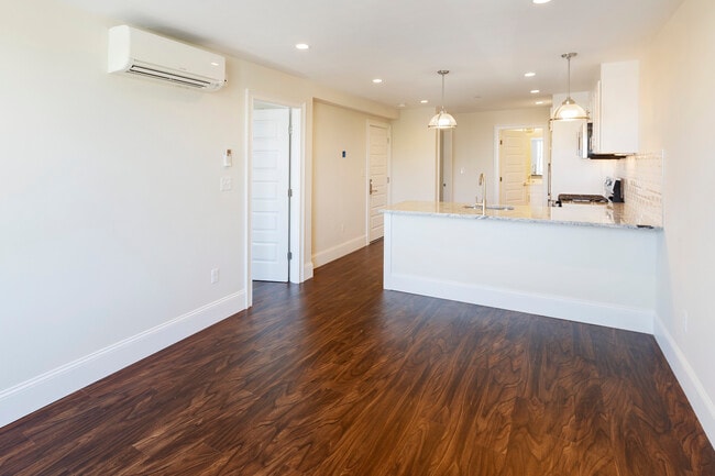 Photo - 1904 Washington St Unit 6