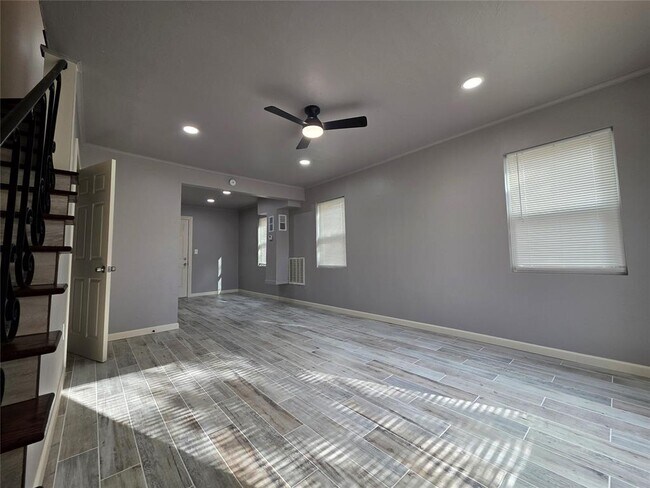 Photo - 2722 N Lyons Dr