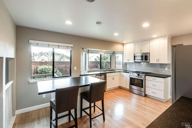 2246 Aaron Ct