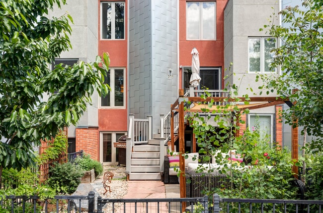 Photo - 377 Pearl St