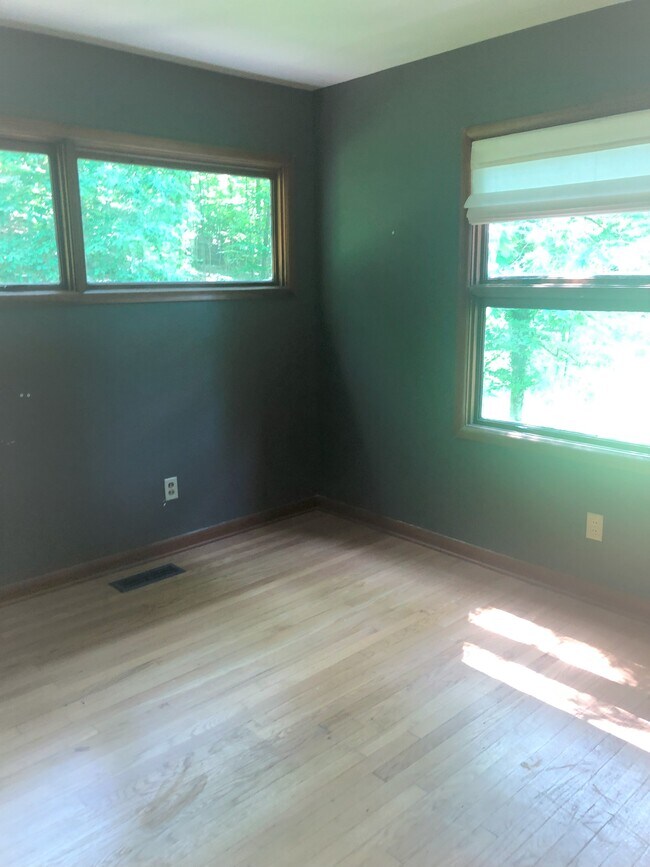 Photo - 1784 Crestmont Dr
