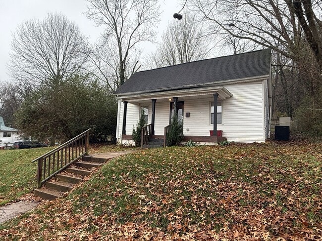 Building Photo - Very nice home located in the Tree Streets - Walking distance to ETSU!