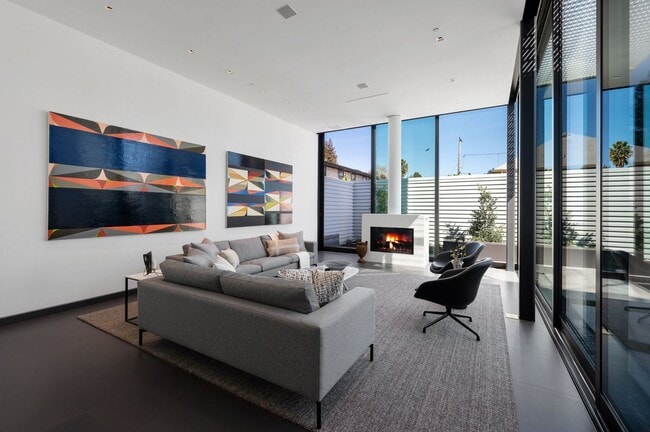 Photo - 214 Tucker St