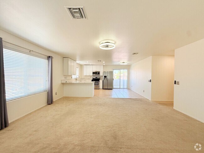 Building Photo - AVAILBLE NOW!! Beautifully Updated 3 Bedro... Unit 02 Rental