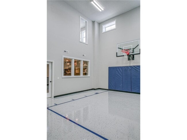 Photo - 9733 8th St N