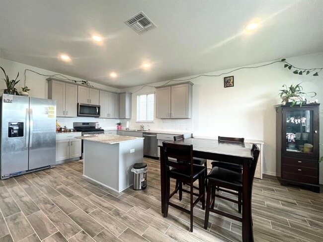 Photo - 148 Bennington Dr