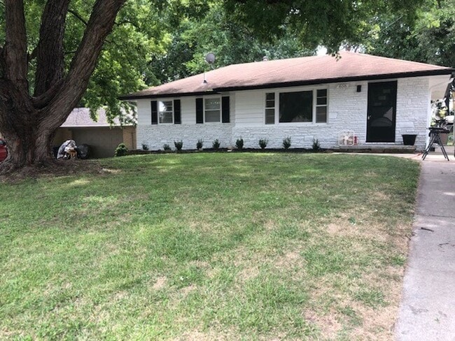 Remodeled 3 Bedroom Home! - Remodeled 3 Bedroom Home!