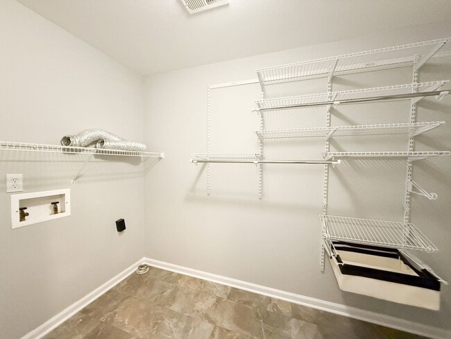 Photo - 3 Bedroom 2 Bathroom Home!