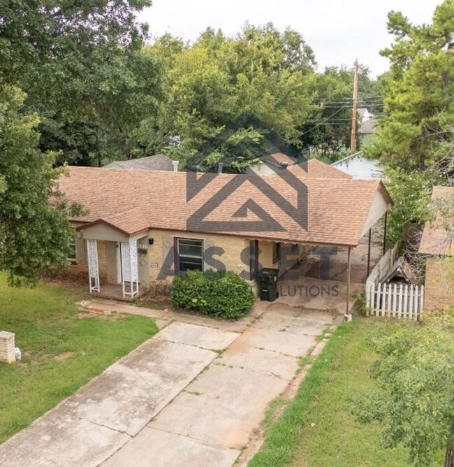 316 E Harmon Dr
