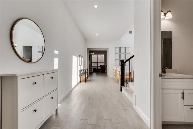 Photo - 901 Gold Finch Ln